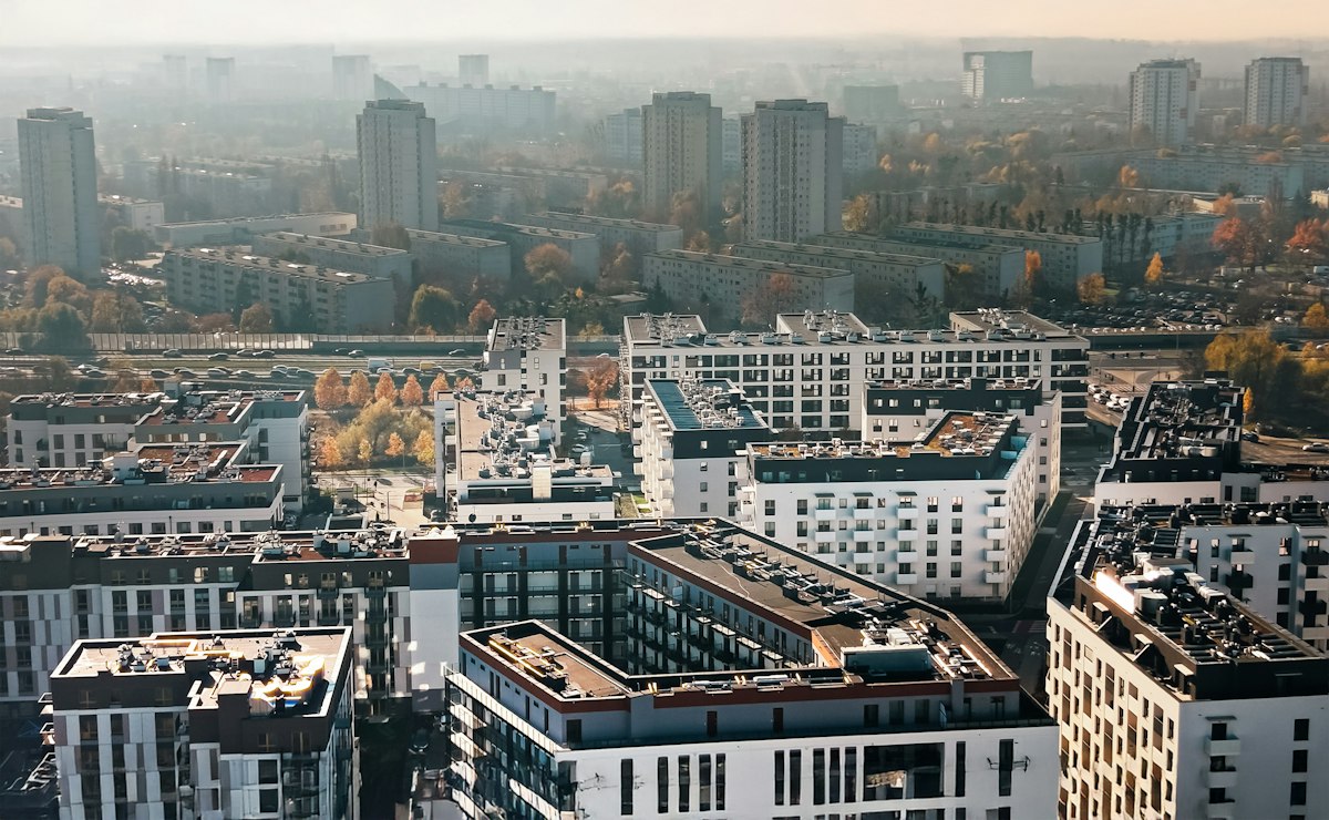 Clădiri rezidențiale moderne — imagine ilustrativă